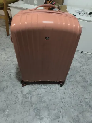 Maleta mediana rosa 66/46/28