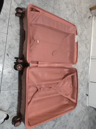Maleta mediana rosa 66/46/28