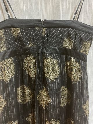 Vestido de fiesta negro y dorado