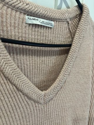 Jersey Pull&Bear cuello V beige Talla S