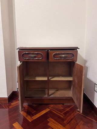 Mueble vintage con tapa de mármol