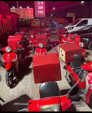Piaggio Liberty Scooter Roja y Gris