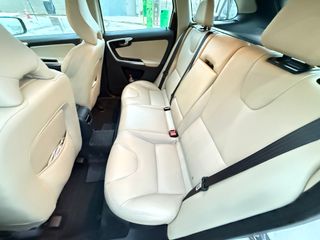 Volvo XC60 2015, acabado Summum
