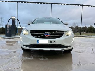 Volvo XC60 2015, acabado Summum