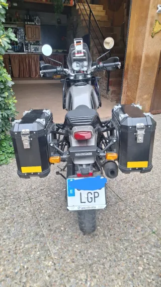 Royal Enfield Himalayan Adventure Moto