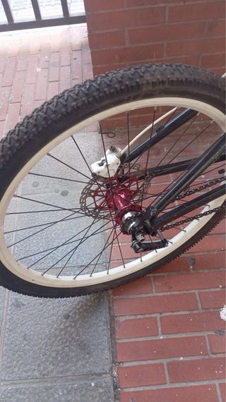 Bicicleta GT Chucker 1