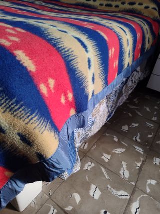 Manta gruesa 2a mano para cama 135