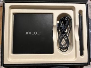 Wacom Intuos Comic M Pen & Touch Tablet