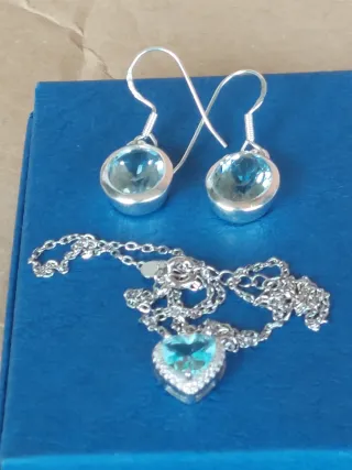 Conjunto de Joyas Corazón y Pendientes