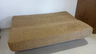 Sofá cama con arcón beige