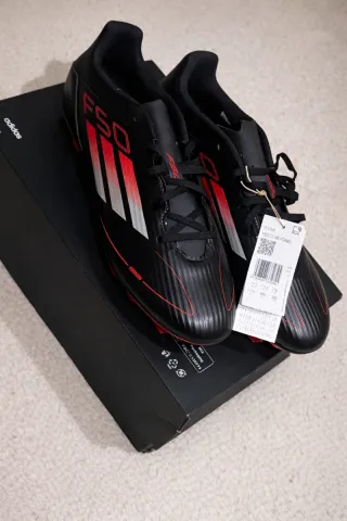 Botas fútbol Adidas F50 Club FG/MG – nuevas