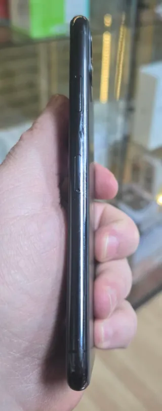 iPhone 11 Pro Max da 256GB. Nero