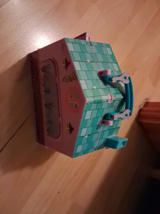 Casa Barriguitas Portátil con 2 Muñecas