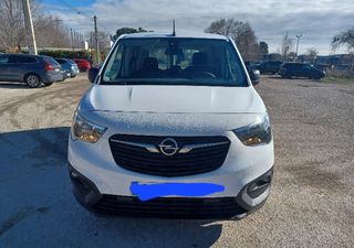 Opel Combo 1.5 td 100cv. 5 puertas año 12/2021