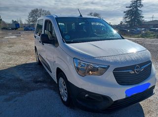 Opel Combo 1.5 td 100cv. 5 puertas año 12/2021