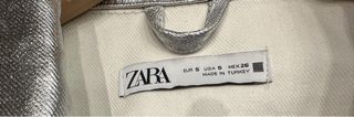 Chaqueta corta plateada Zara