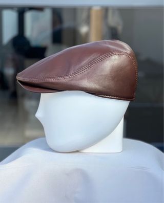 Boina en piel marron