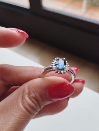 Anillo Compromiso Zafiro Azul y Diamantes