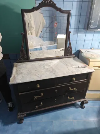 Cómoda y mesita de noche