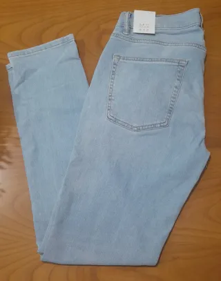 Pantalón vaquero slim fit Zara azul. Talla 42. L