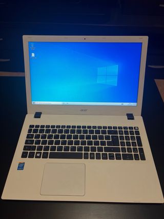 Portátil Intel Core i3 Blanco