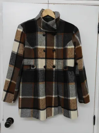 Abrigo de cuadros elegante