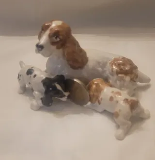 Figuras de perritos de cerámica