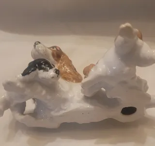 Figuras de perritos de cerámica