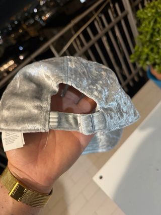 Cappello Adidas velluto grigio