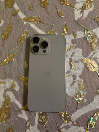 iPhone 15 Pro Max + AirPods Pro 2