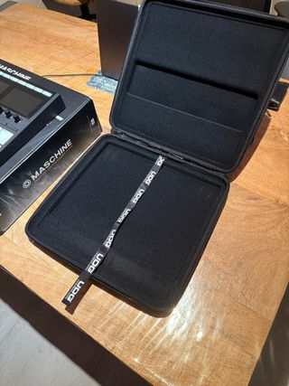 Native Instruments Maschine MK3 + Funda