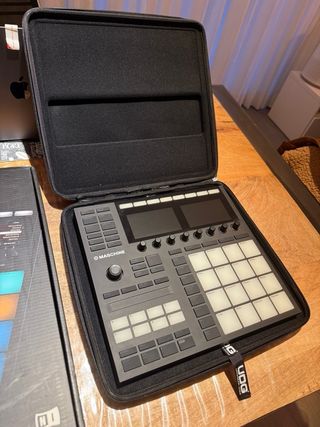 Native Instruments Maschine MK3 + Funda
