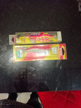 2 señuelos de pesca Egins