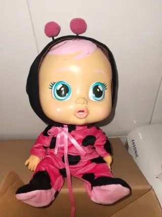 Cry Babies Lady Cry Muñeca