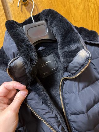 Abrigo Zara Negro con Forro de Pelo