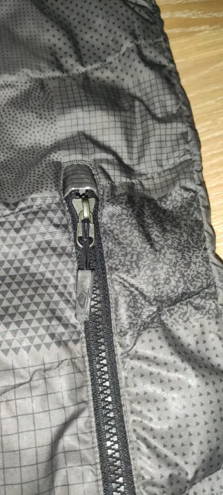 Plumas Nike 700 Negro/Gris