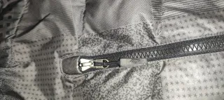 Plumas Nike 700 Negro/Gris