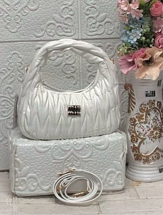Borsa vari colori  con tracolla marca miu miu