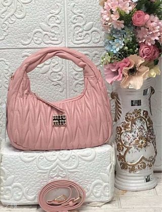 Borsa vari colori  con tracolla marca miu miu