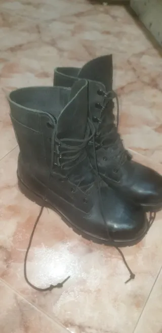Botas militares negras