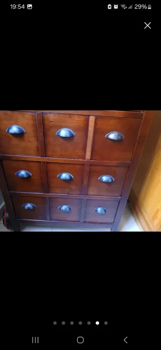 Mueble de madera con cajones