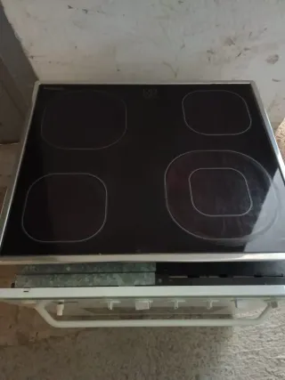 Horno y placa vitrocerámica Balay