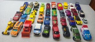 Lote Coches Hot Wheels y Varios