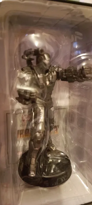 Figura Marvel Movie Collection Máquina de Guerra