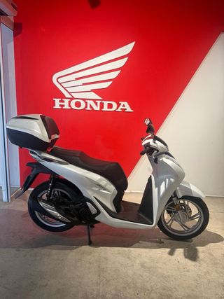 Honda SH 125 Maxi Scooter