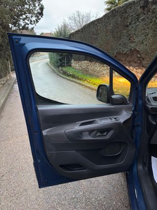 💙 Peugeot Rifter Active 2022 100CV IVA DEDUCIBLE