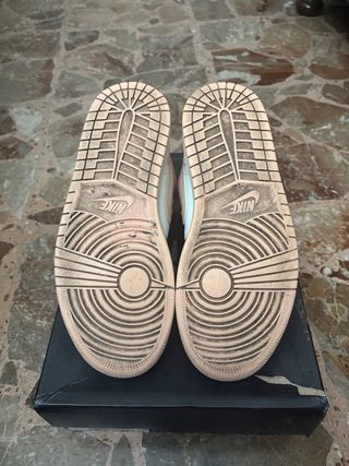 Jordan 1 Mid Pink White