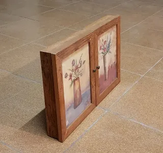 Llavero madera teca diseño elegante.M.46x30x6