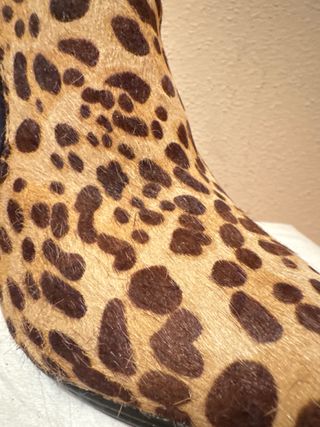 Botines estampado leopardo, piel