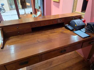 Bonita mesa escritorio vintage de madera